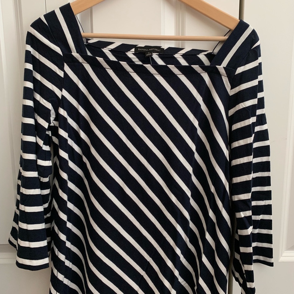 NWT Banana Republic top, size S.